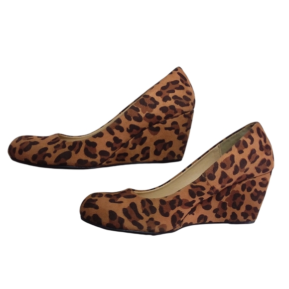 ☆☆SOLD☆☆ CL by Laundry Animal Print Wedge Heels - Picture 4 of 7